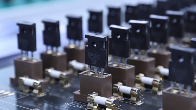 供應(yīng)SiC（碳化硅）功率器件：SiC 肖特基二極管、SiC MOSFET、SiC 功率模塊